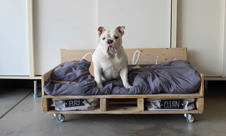 DIY Pallet Dog Beds